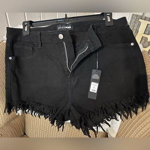Women’s frayed Jean shorts